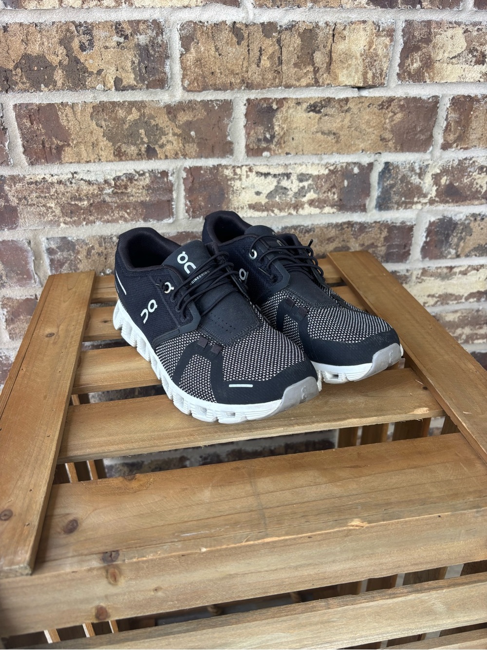 On Cloud 5 Combo Black/Alloy Women’s Size 7 - Picture 2 of 11
